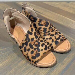 Catherine Malandrino Leopard Print Theorie Ultra Suede Shoes | Women’s 7